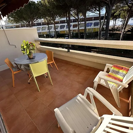 2 Pieces Avec Terrasse, Parking Prive - Fr-1-731-90 * Le Grau-du-Roi