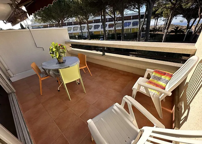 2 Pieces Avec Terrasse, Parking Prive - Fr-1-731-90 * Ле-Гро-дю-Руа