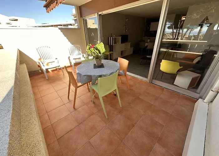Апартаменты 2 Pieces Avec Terrasse, Parking Prive - Fr-1-731-90