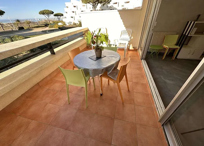 2 Pieces Avec Terrasse, Parking Prive - Fr-1-731-90 Апартаменты *